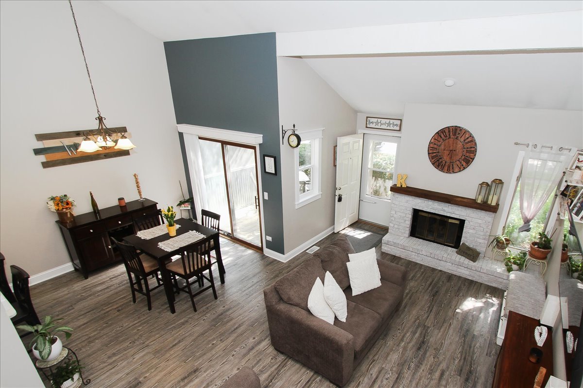 949 MANCHESTER Court, South Elgin, IL 60177