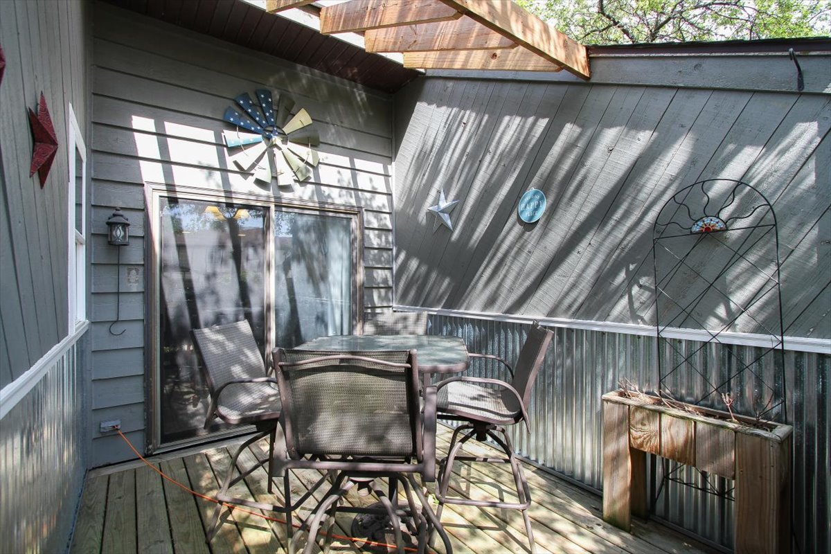 949 MANCHESTER Court, South Elgin, IL 60177