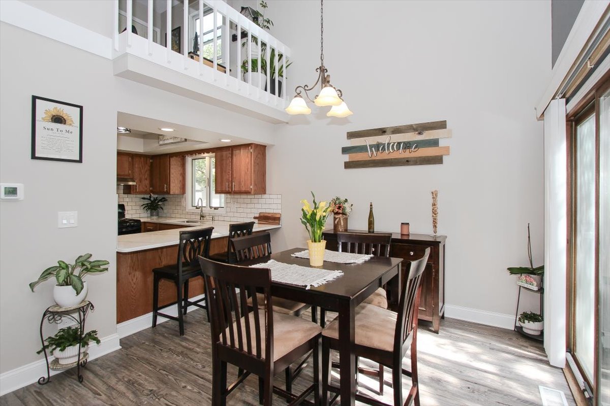 949 MANCHESTER Court, South Elgin, IL 60177