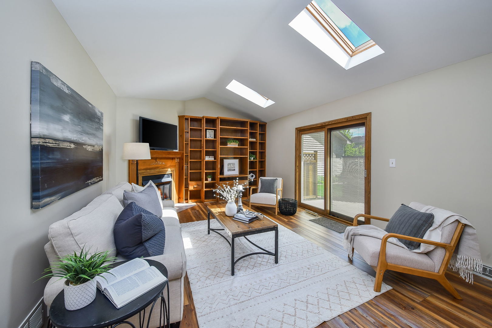 2264 Briarhill Drive, Naperville, IL 60565