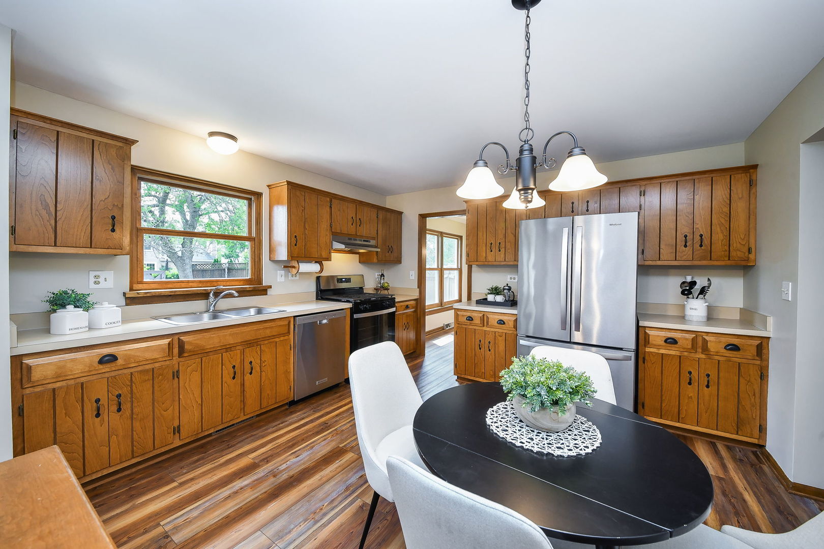 2264 Briarhill Drive, Naperville, IL 60565