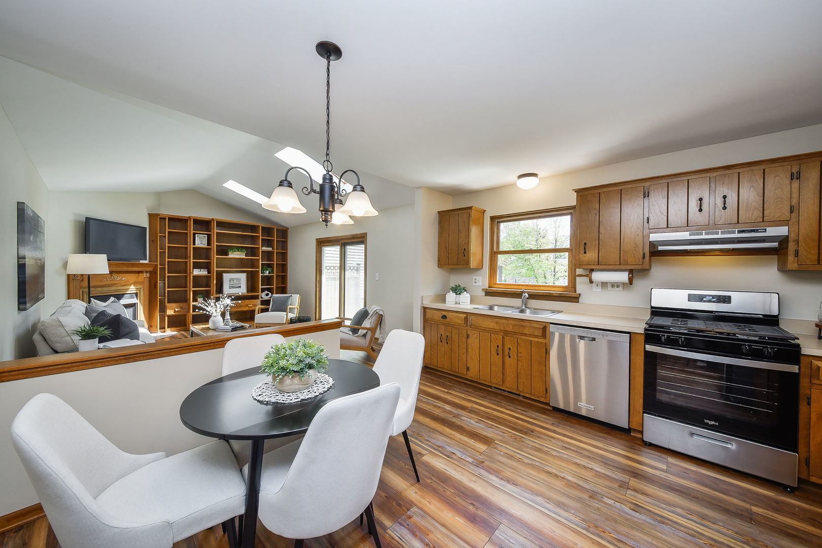 2264 Briarhill Drive, Naperville, IL 60565