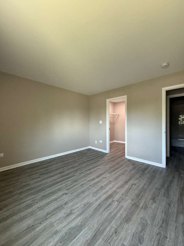161 W Elk Trail #262, Carol Stream, IL 60188