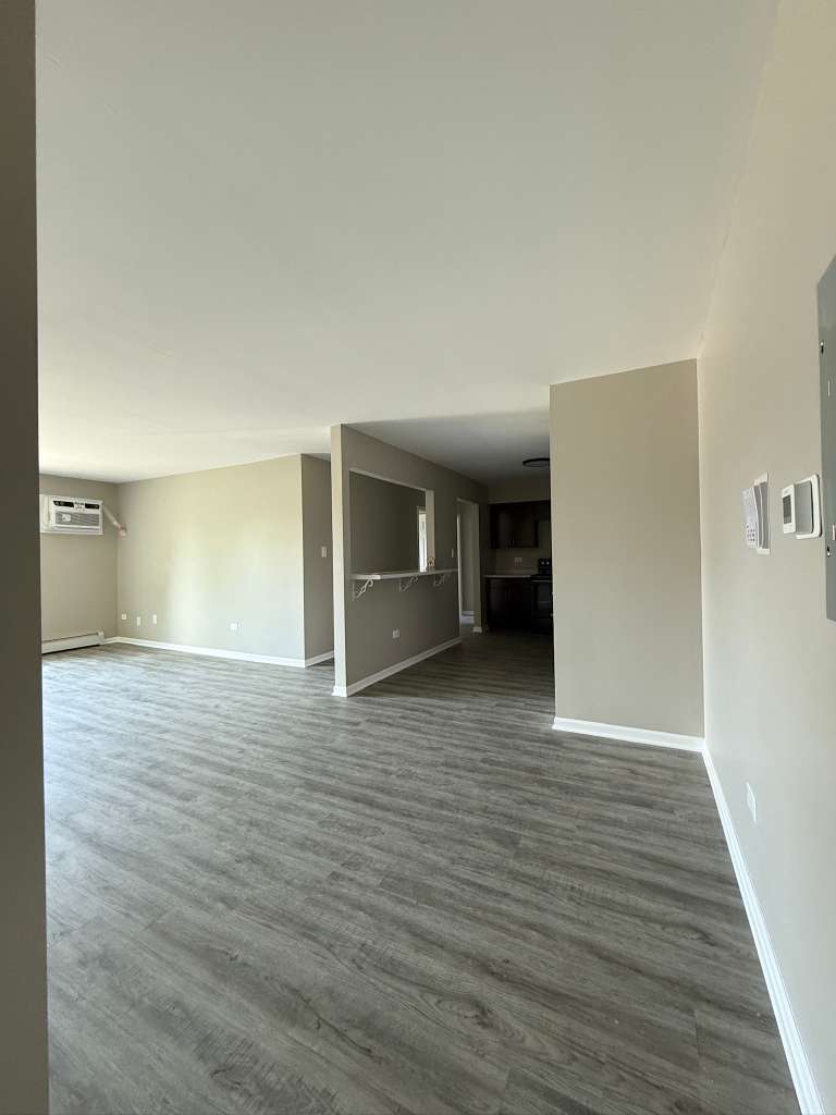 161 W Elk Trail #262, Carol Stream, IL 60188