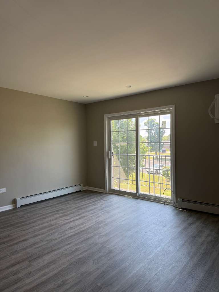 161 W Elk Trail #262, Carol Stream, IL 60188