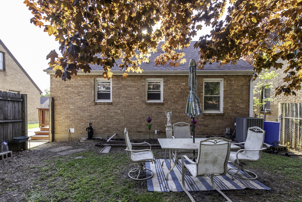 1111 N Berwick Boulevard, Waukegan, IL 60085