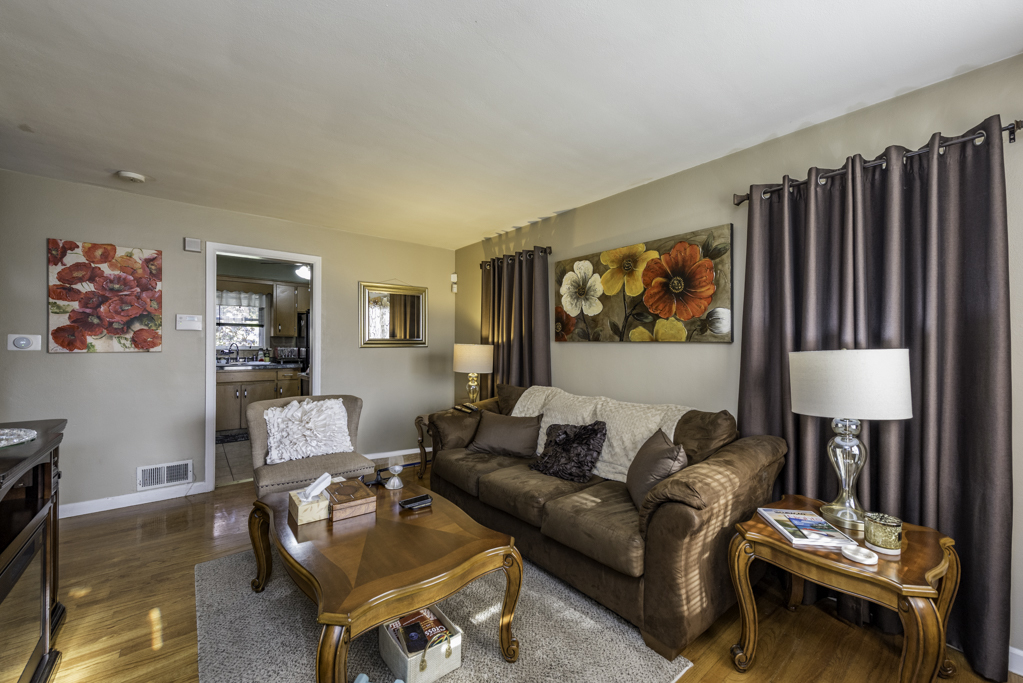 1111 N Berwick Boulevard, Waukegan, IL 60085