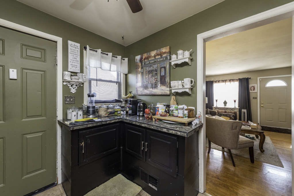1111 N Berwick Boulevard, Waukegan, IL 60085