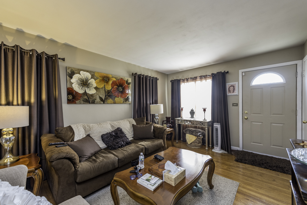 1111 N Berwick Boulevard, Waukegan, IL 60085