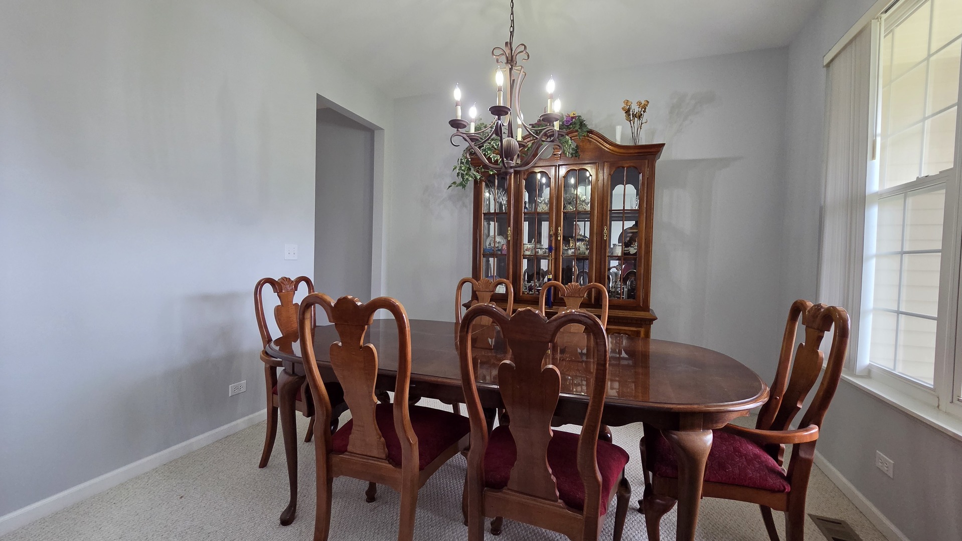 2560 W Sprce Drive, Round Lake, IL 60073