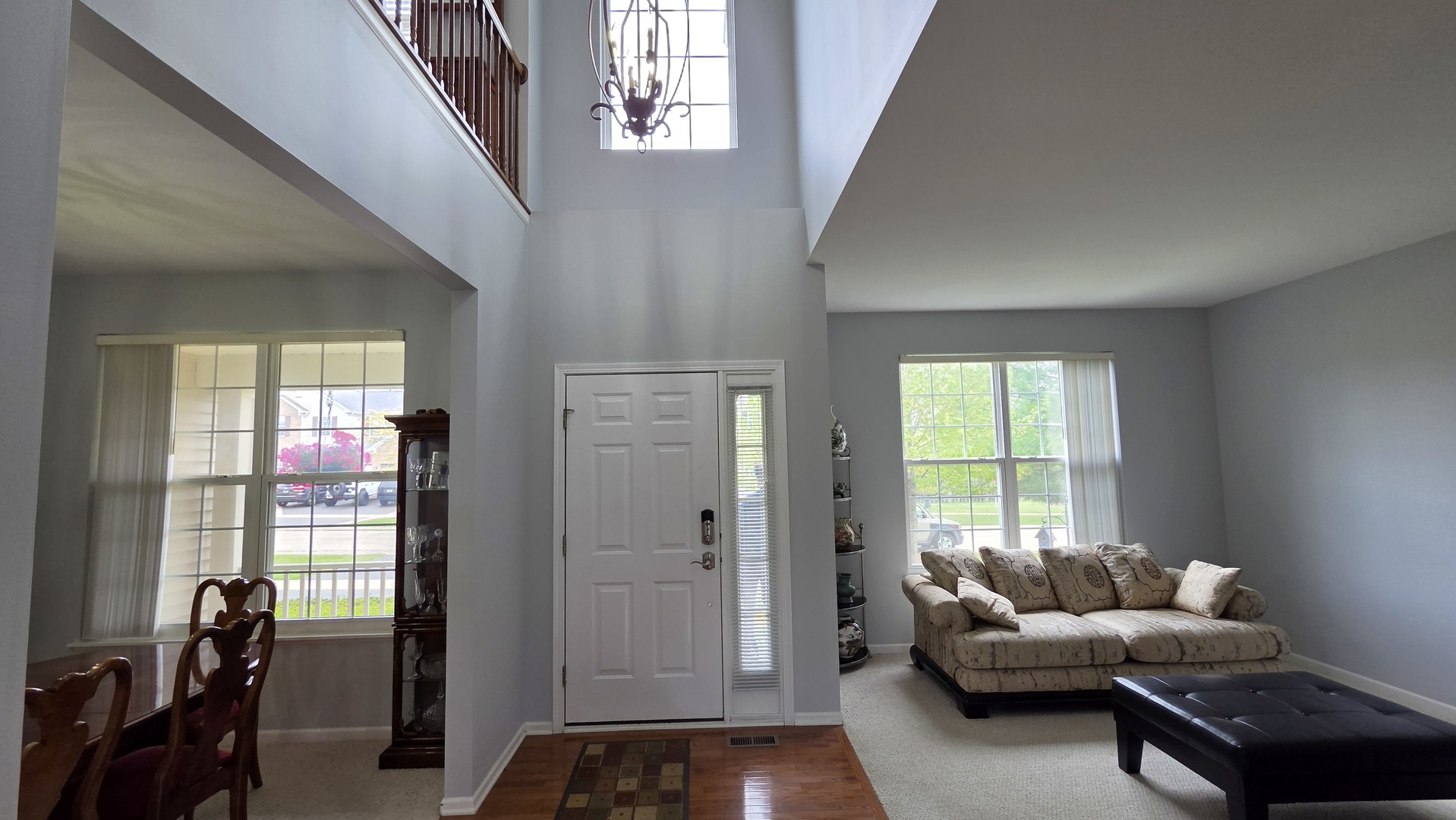 2560 W Sprce Drive, Round Lake, IL 60073