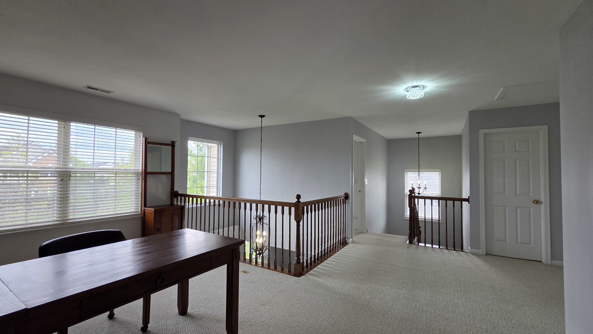 2560 W Sprce Drive, Round Lake, IL 60073