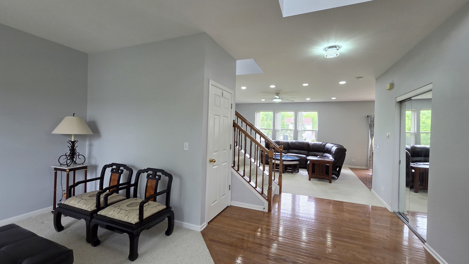 2560 W Sprce Drive, Round Lake, IL 60073