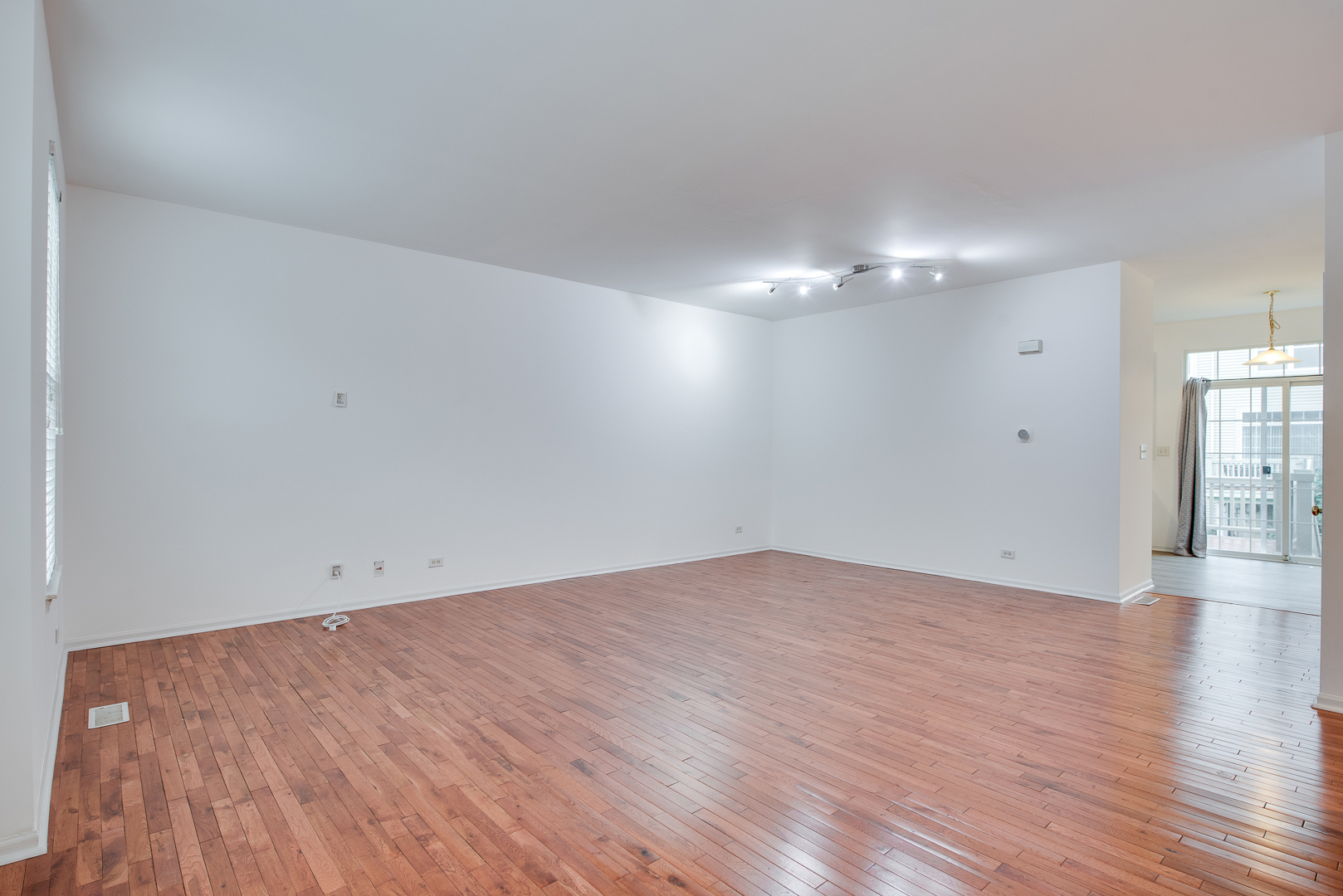 401 N Commerce Street #401, Aurora, IL 60504