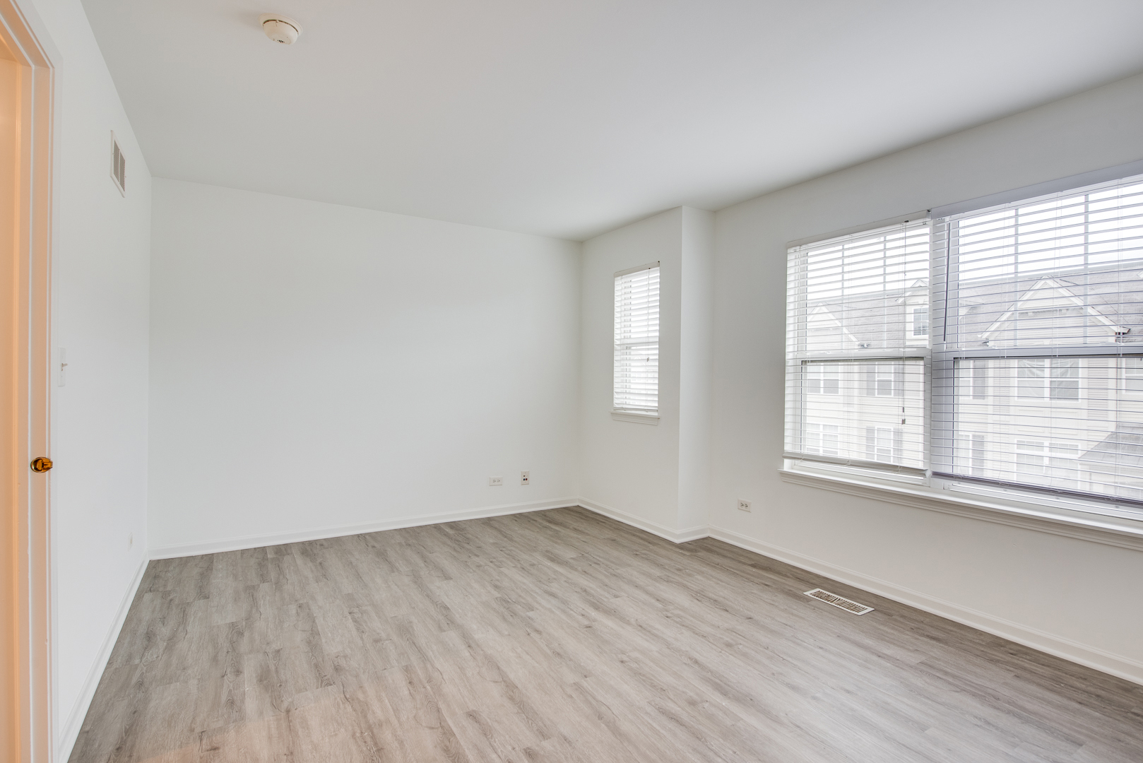 401 N Commerce Street #401, Aurora, IL 60504