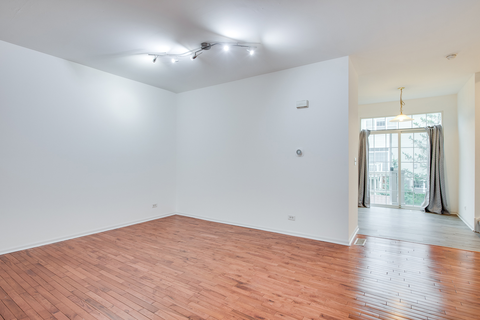 401 N Commerce Street #401, Aurora, IL 60504