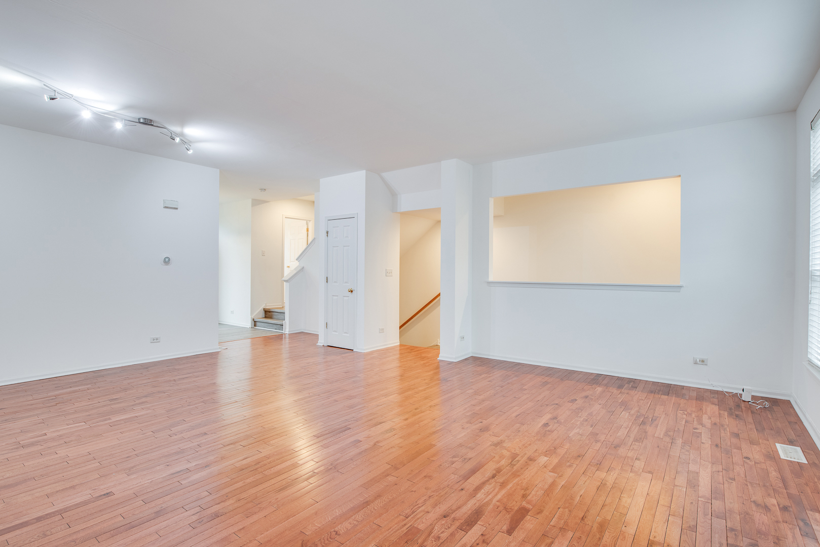 401 N Commerce Street #401, Aurora, IL 60504