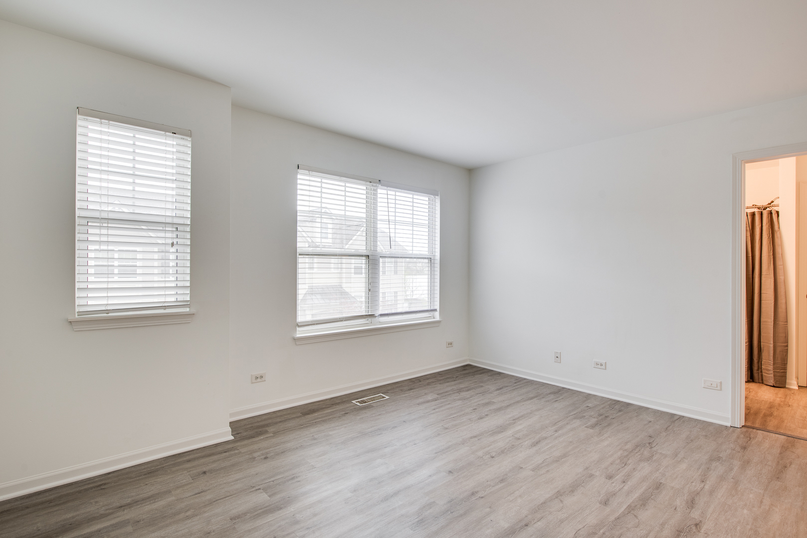 401 N Commerce Street #401, Aurora, IL 60504