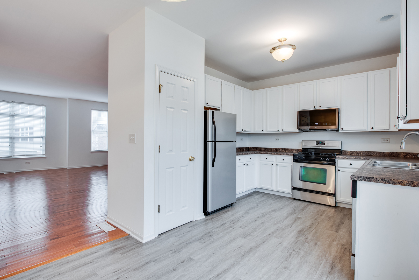 401 N Commerce Street #401, Aurora, IL 60504