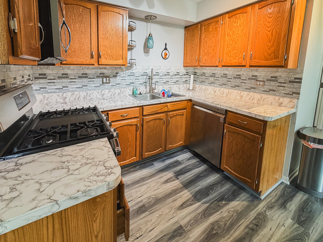 4483 Brighton Court, Gurnee, IL 60031