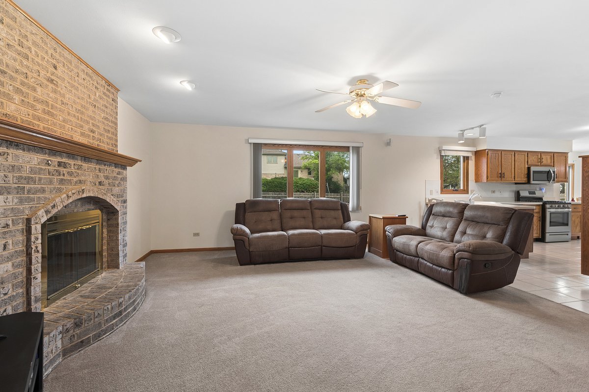 611 Vanderbilt Drive, New Lenox, IL 60451