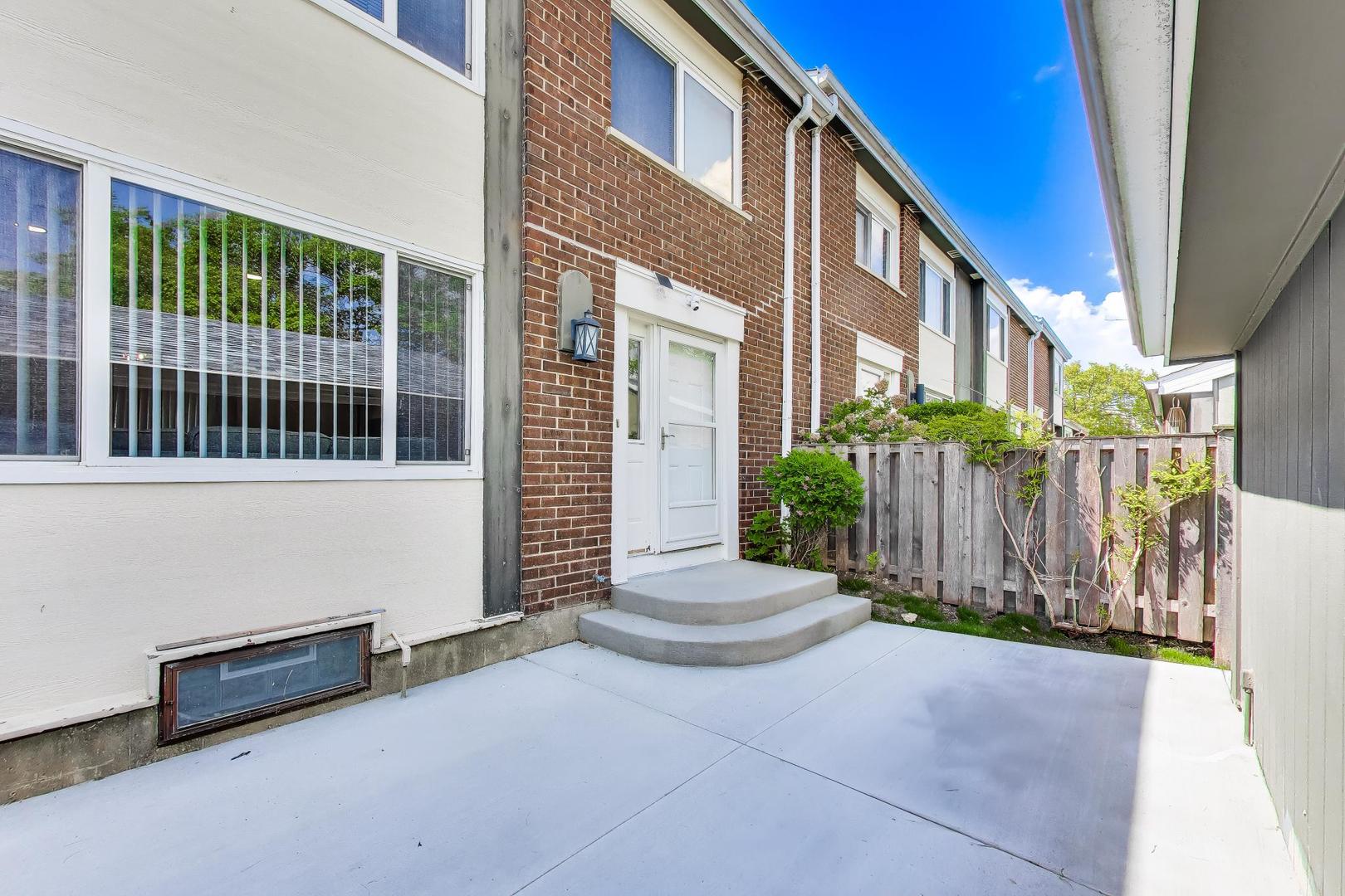 281 DuPage Drive, Bolingbrook, IL 60440