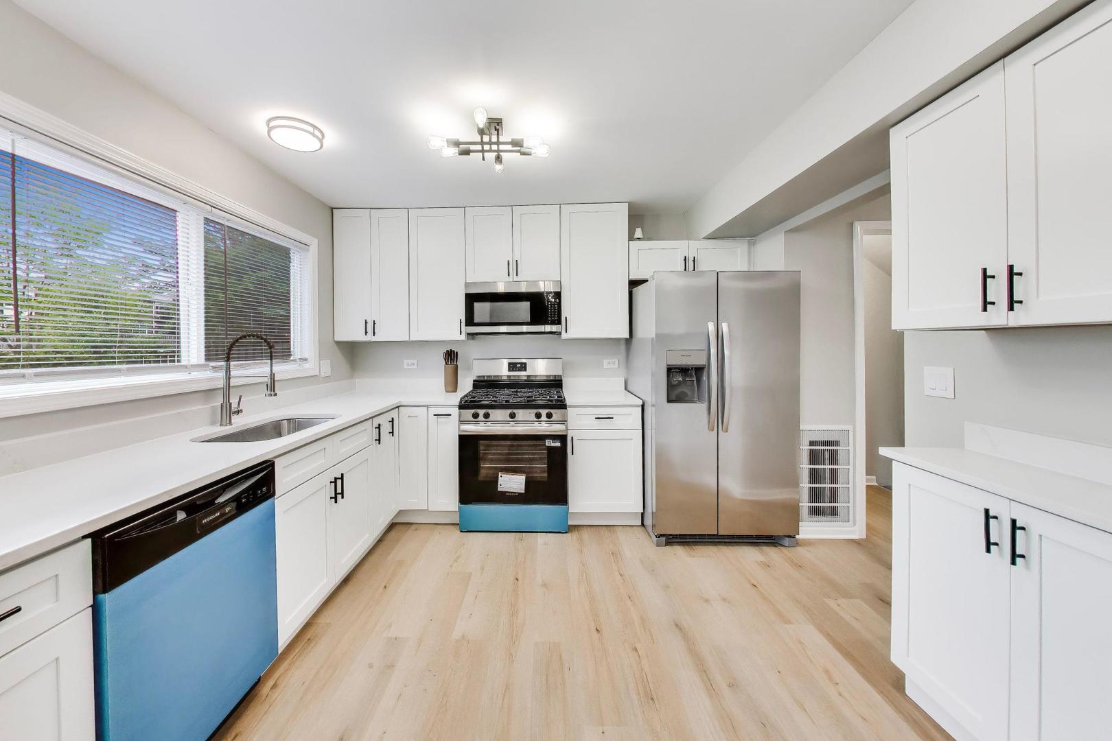 281 DuPage Drive, Bolingbrook, IL 60440