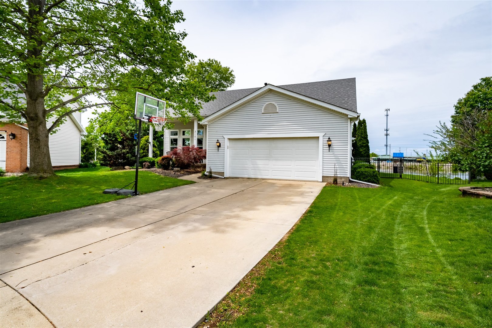 3101 Monterey Road, Bloomington, IL 61704