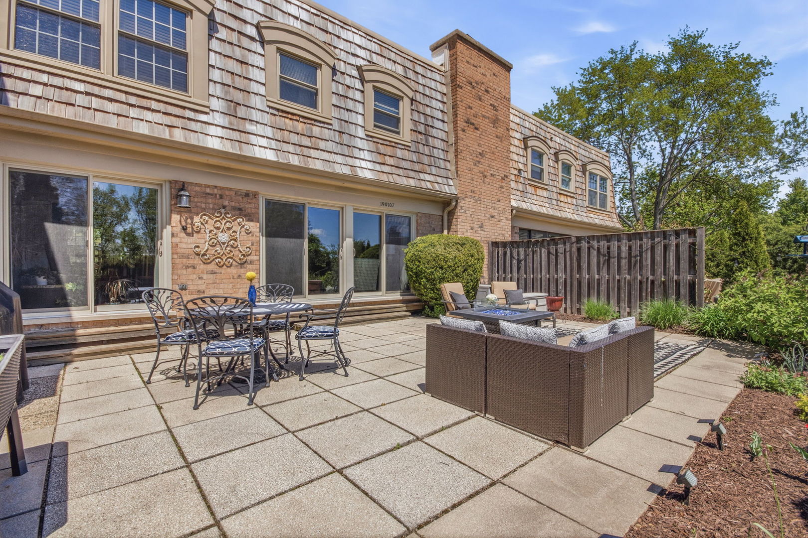 19W107 Avenue Normandy N, Oak Brook, IL 60523