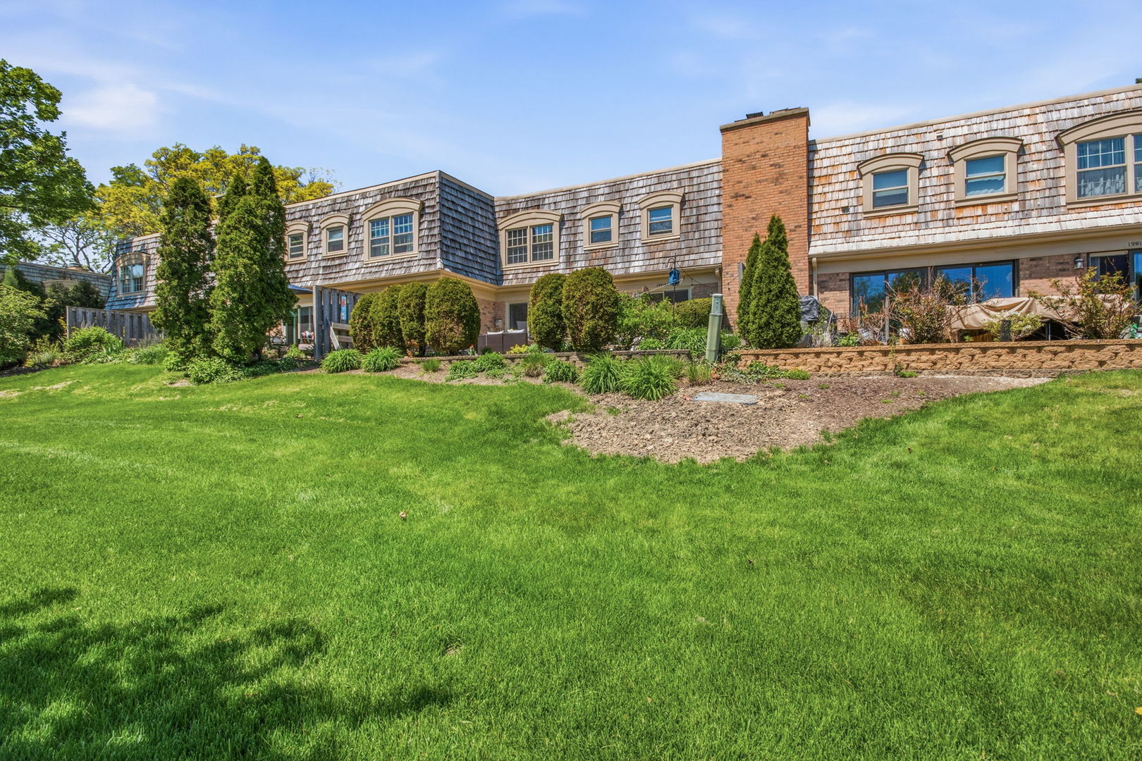 19W107 Avenue Normandy N, Oak Brook, IL 60523