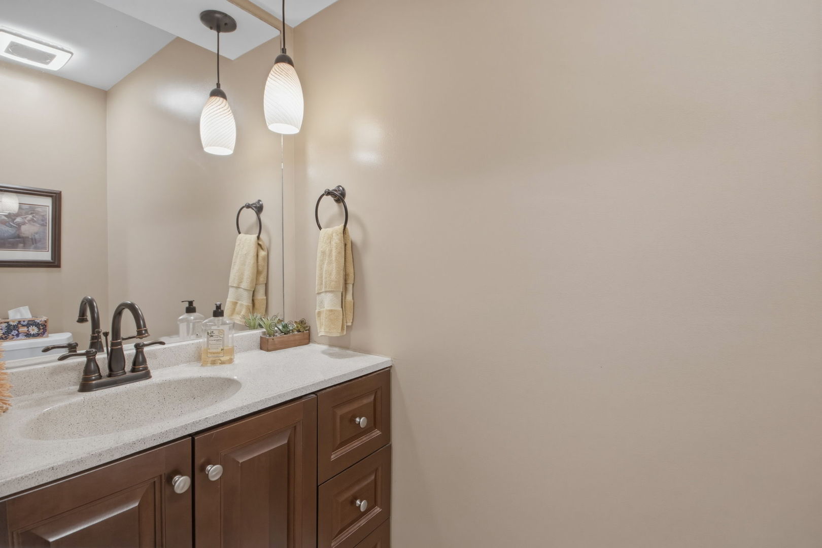 19W107 Avenue Normandy N, Oak Brook, IL 60523