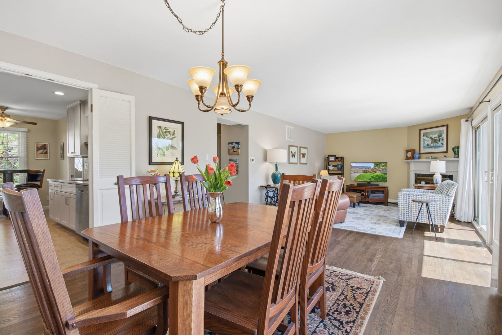 19W107 Avenue Normandy N, Oak Brook, IL 60523