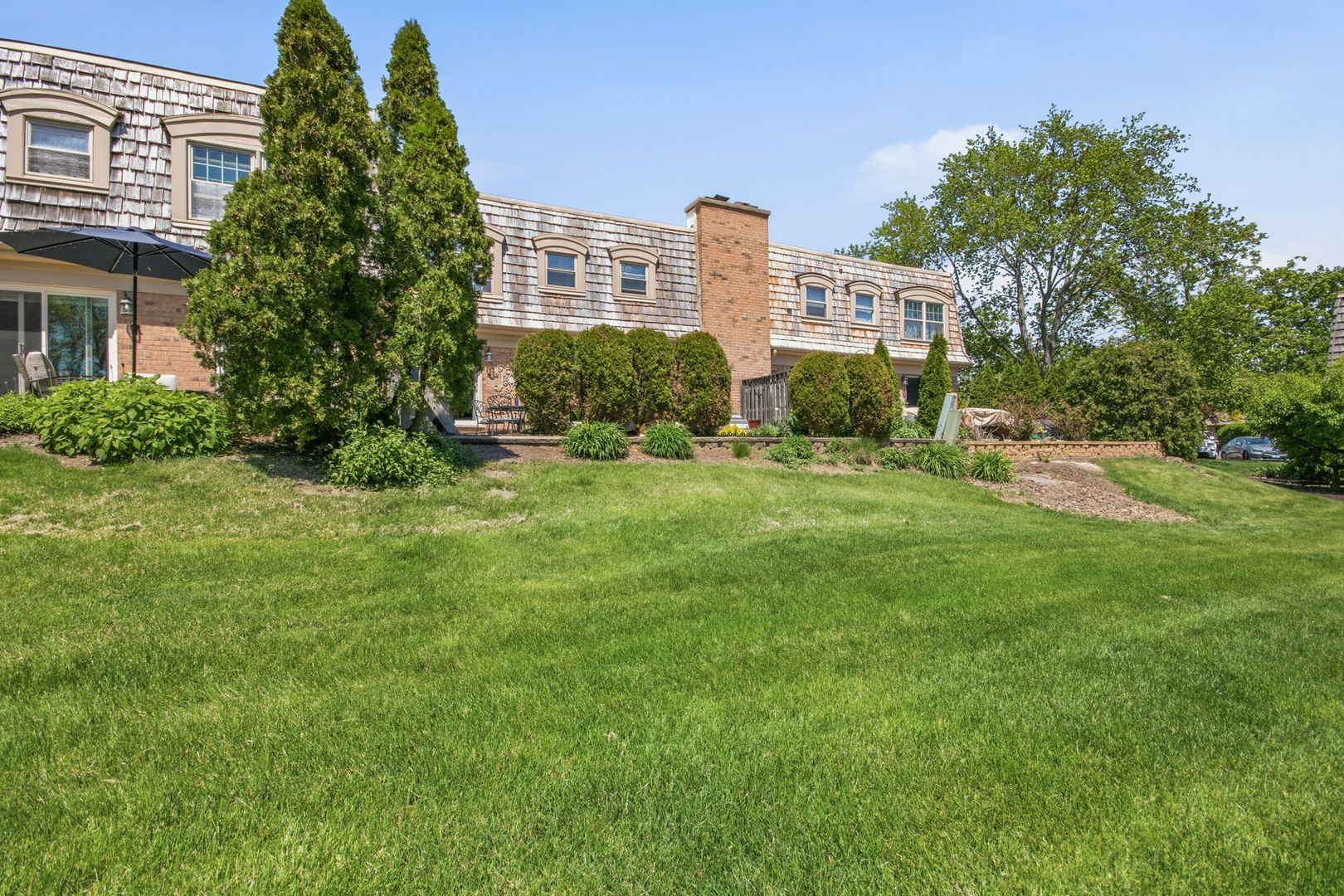19W107 Avenue Normandy N, Oak Brook, IL 60523