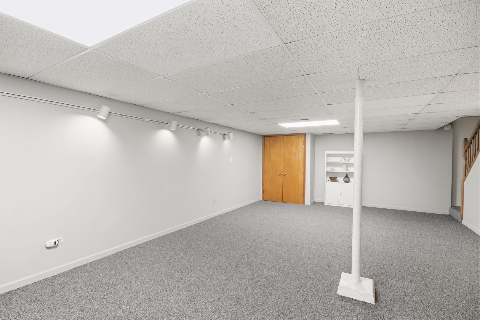 19W107 Avenue Normandy N, Oak Brook, IL 60523