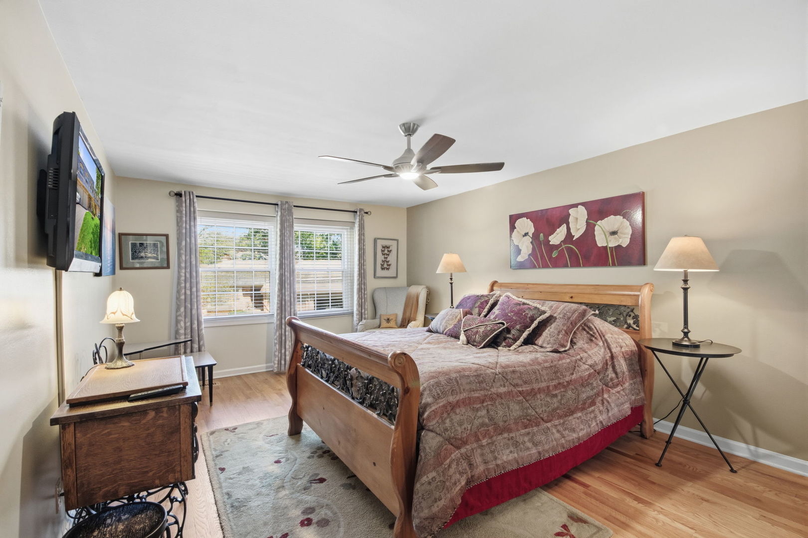 19W107 Avenue Normandy N, Oak Brook, IL 60523