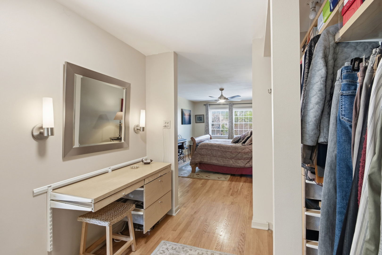 19W107 Avenue Normandy N, Oak Brook, IL 60523