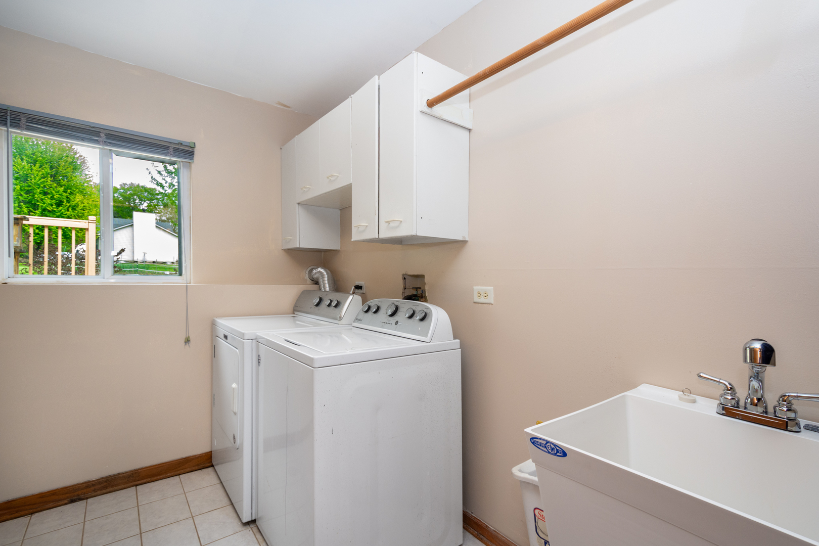 36851 N Kerwin Lane, Ingleside, IL 60041