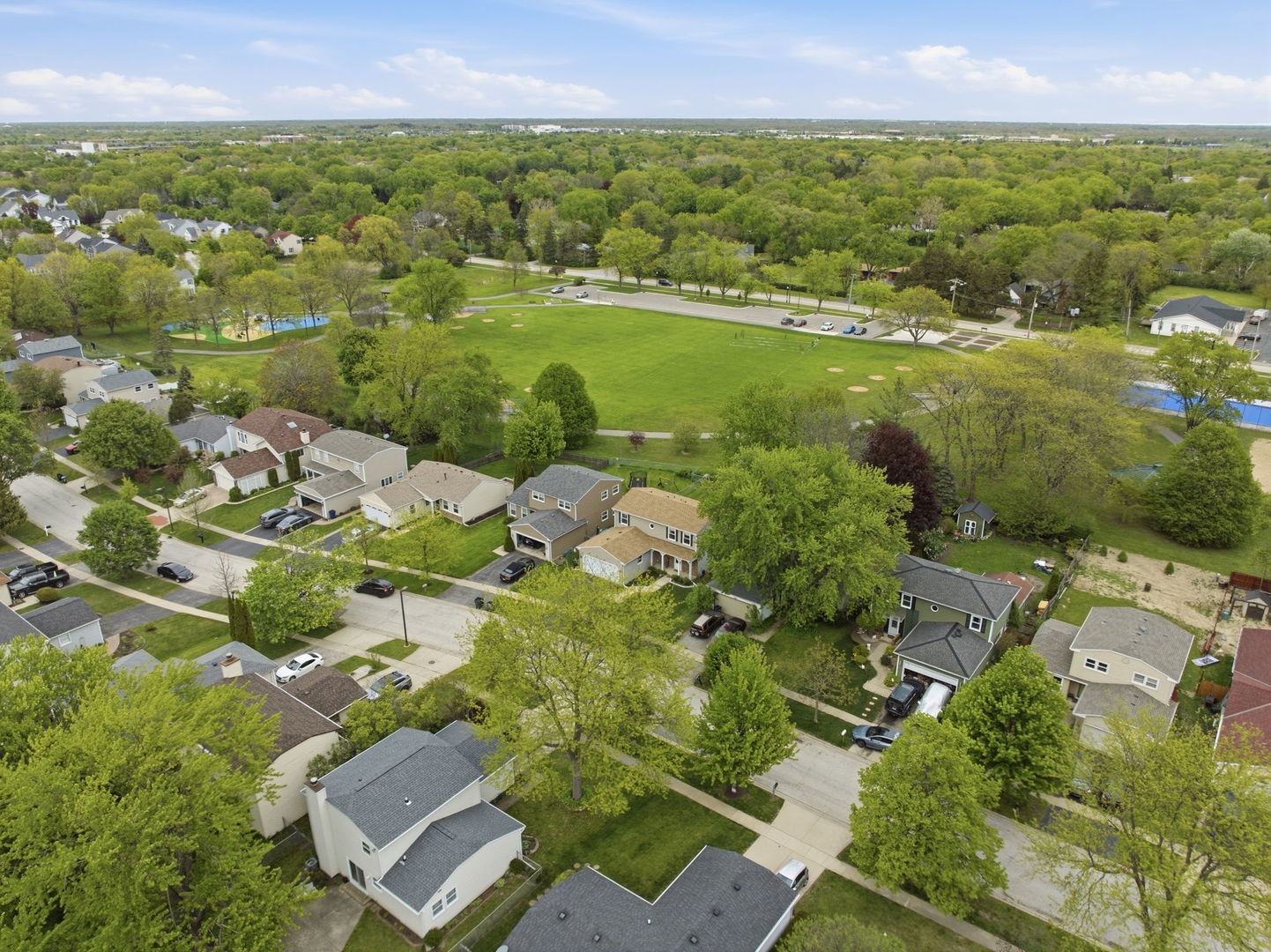 221 E Lakeside Drive, Vernon Hills, IL 60061