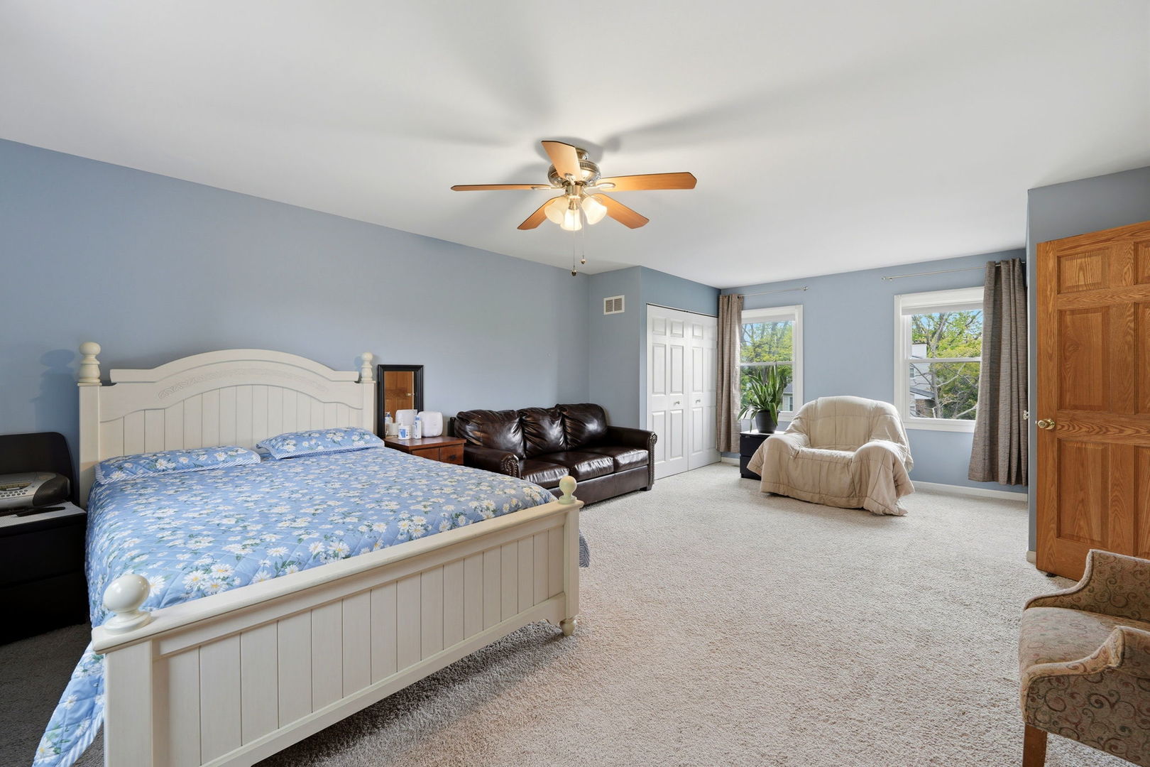 221 E Lakeside Drive, Vernon Hills, IL 60061