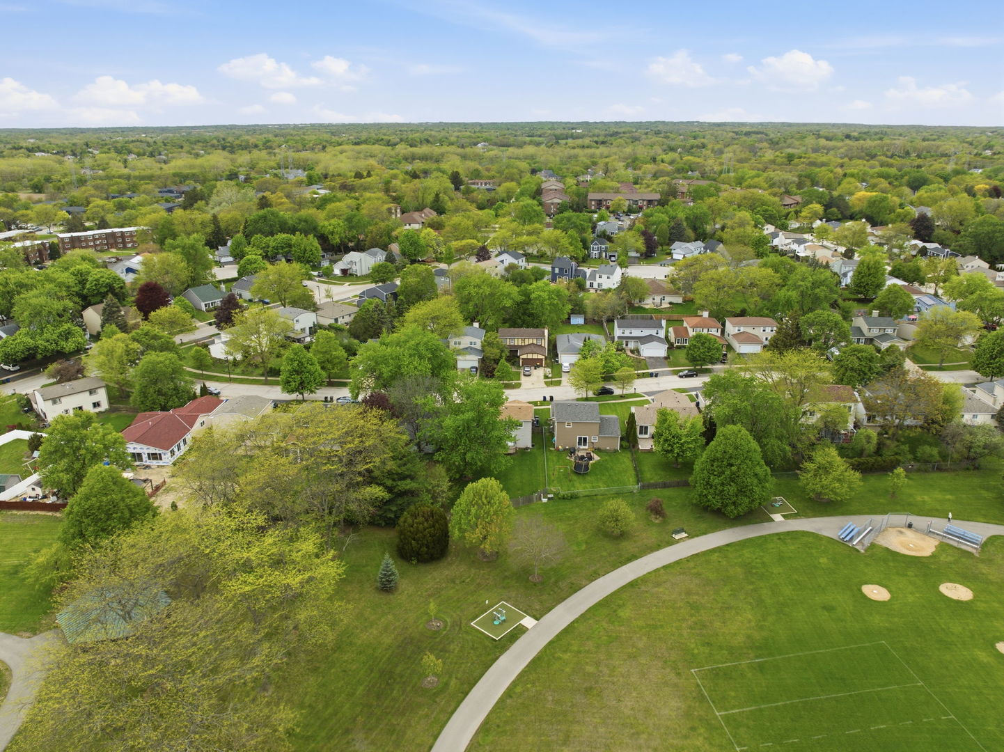 221 E Lakeside Drive, Vernon Hills, IL 60061