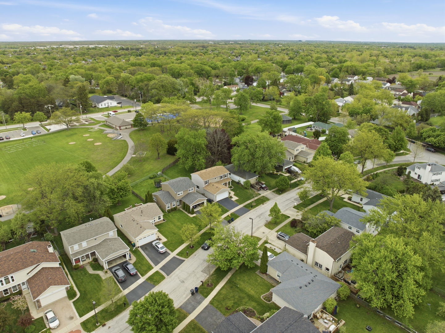 221 E Lakeside Drive, Vernon Hills, IL 60061