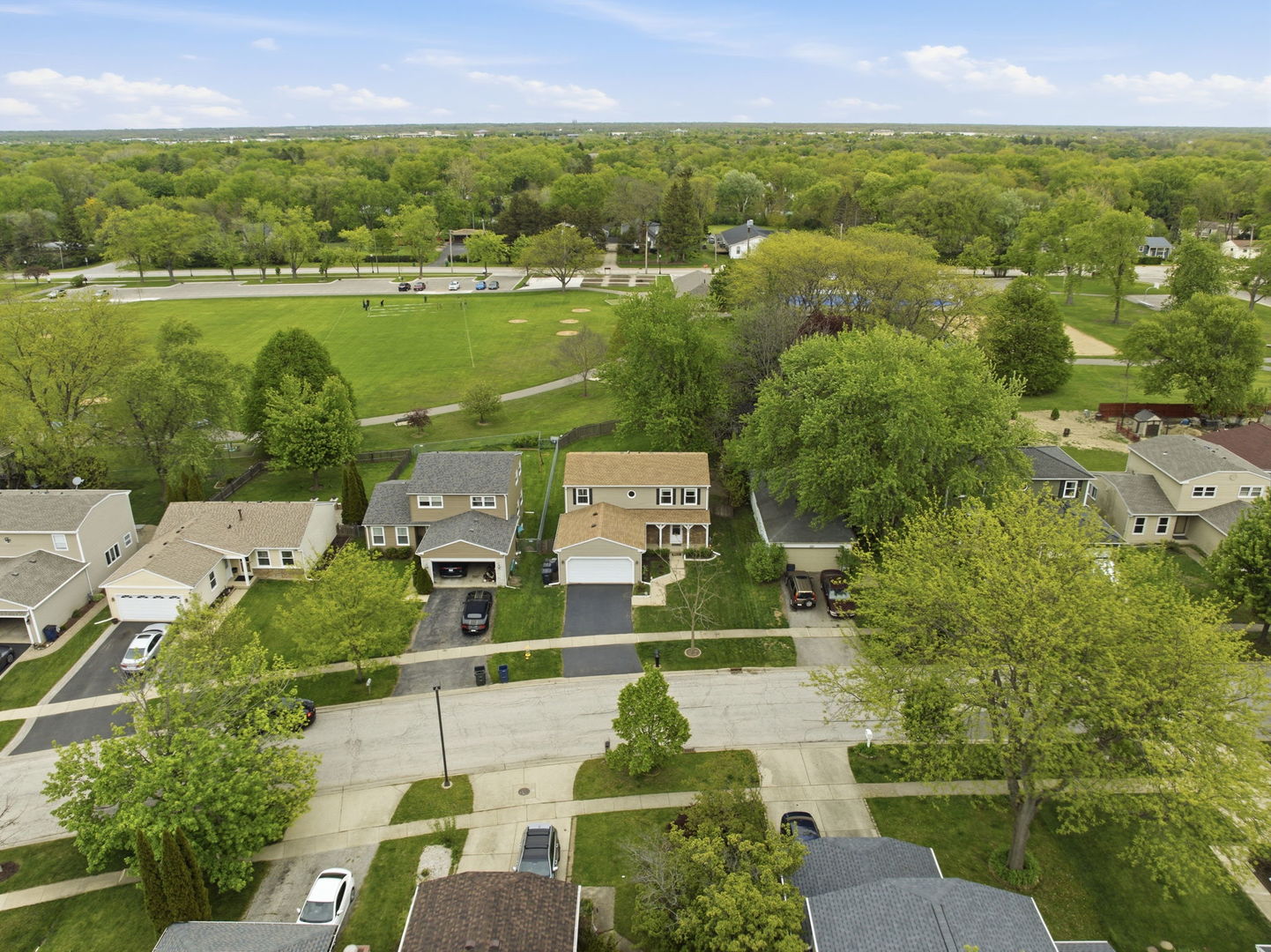 221 E Lakeside Drive, Vernon Hills, IL 60061