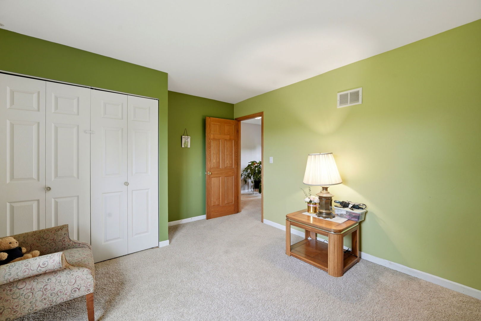 221 E Lakeside Drive, Vernon Hills, IL 60061
