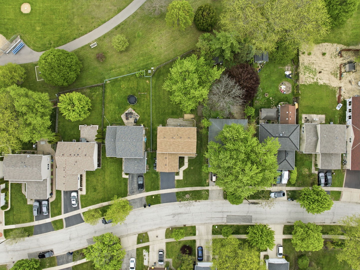 221 E Lakeside Drive, Vernon Hills, IL 60061
