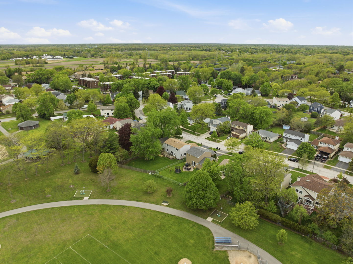 221 E Lakeside Drive, Vernon Hills, IL 60061