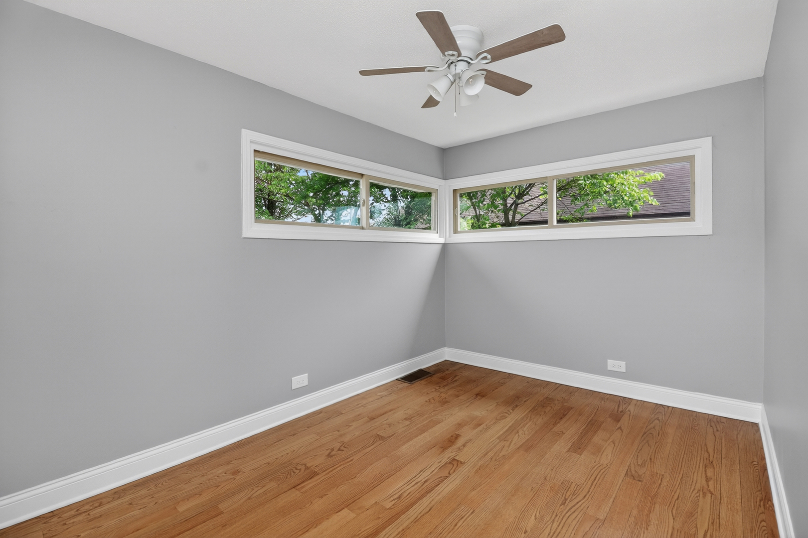 1125 SUFFOLK Avenue, Westchester, IL 60154