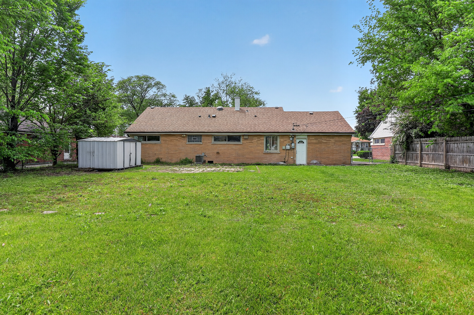 1125 SUFFOLK Avenue, Westchester, IL 60154