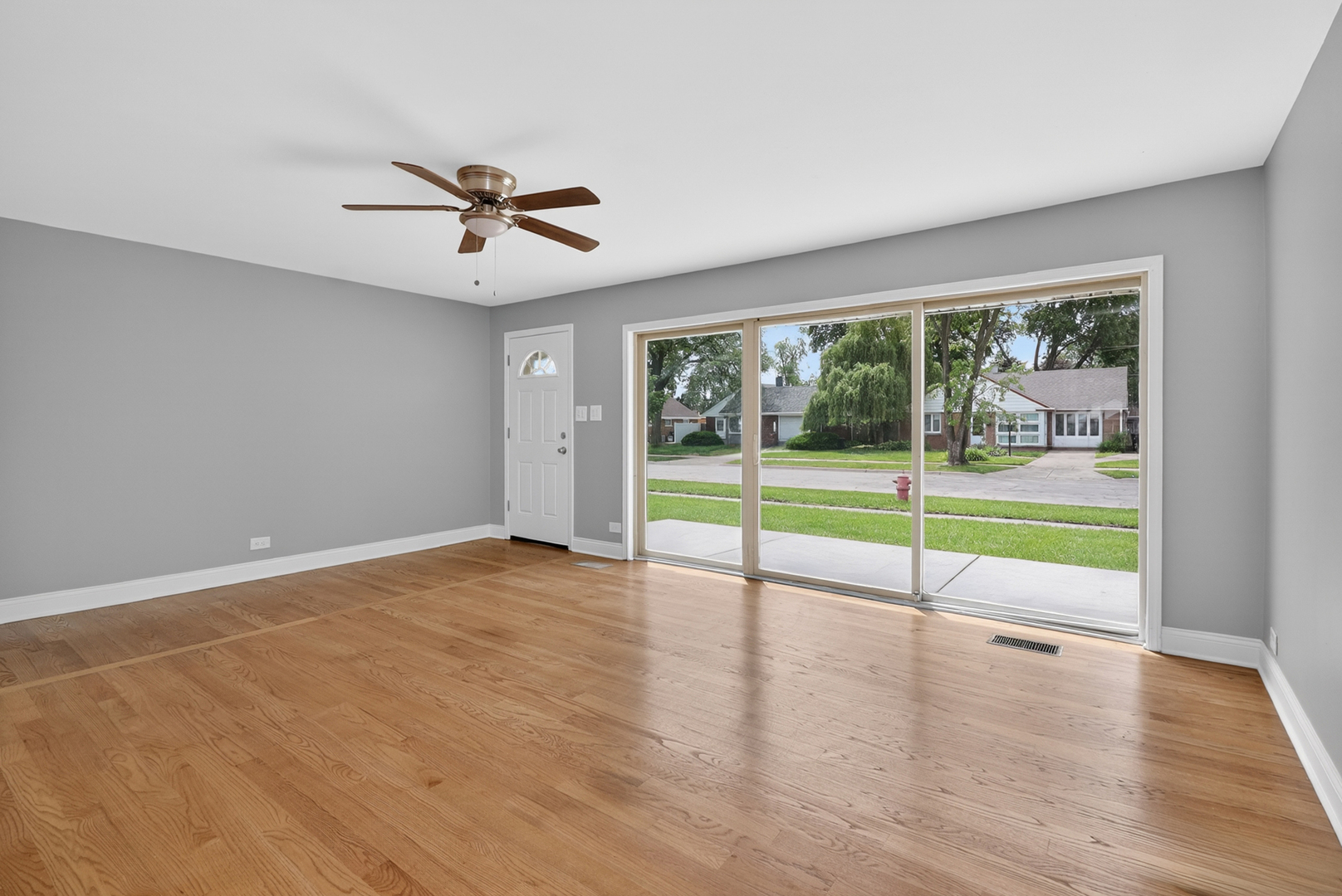1125 SUFFOLK Avenue, Westchester, IL 60154