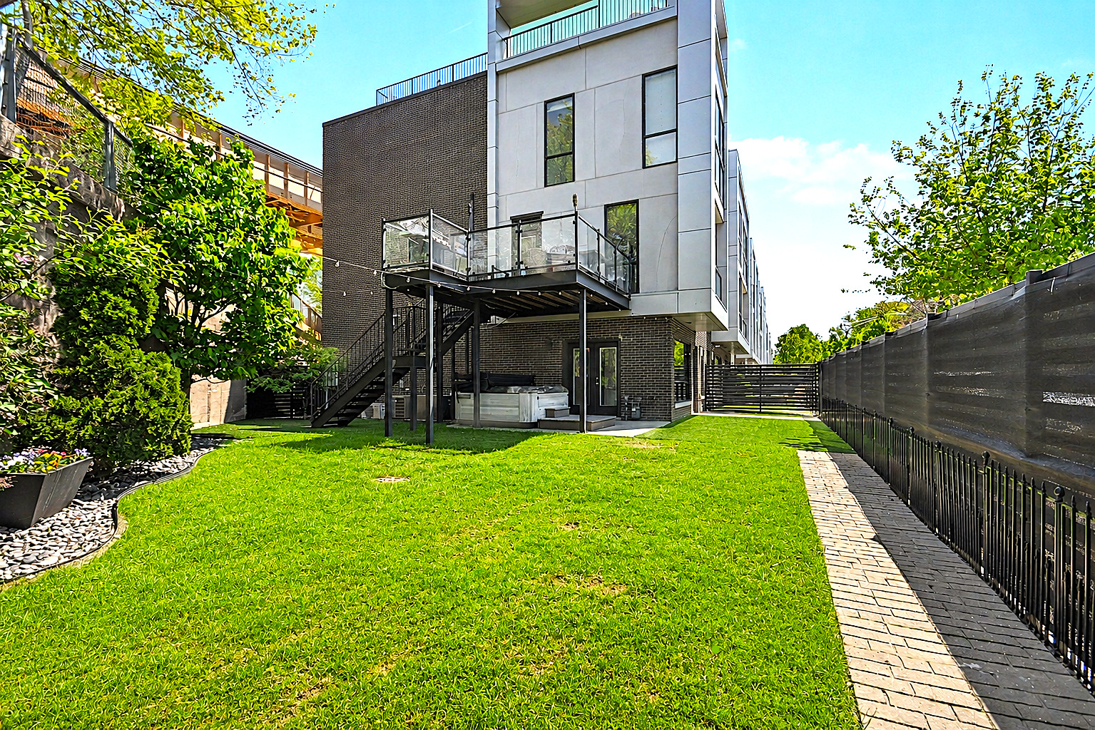 1755 N Winnebago Avenue, Chicago, IL 60647