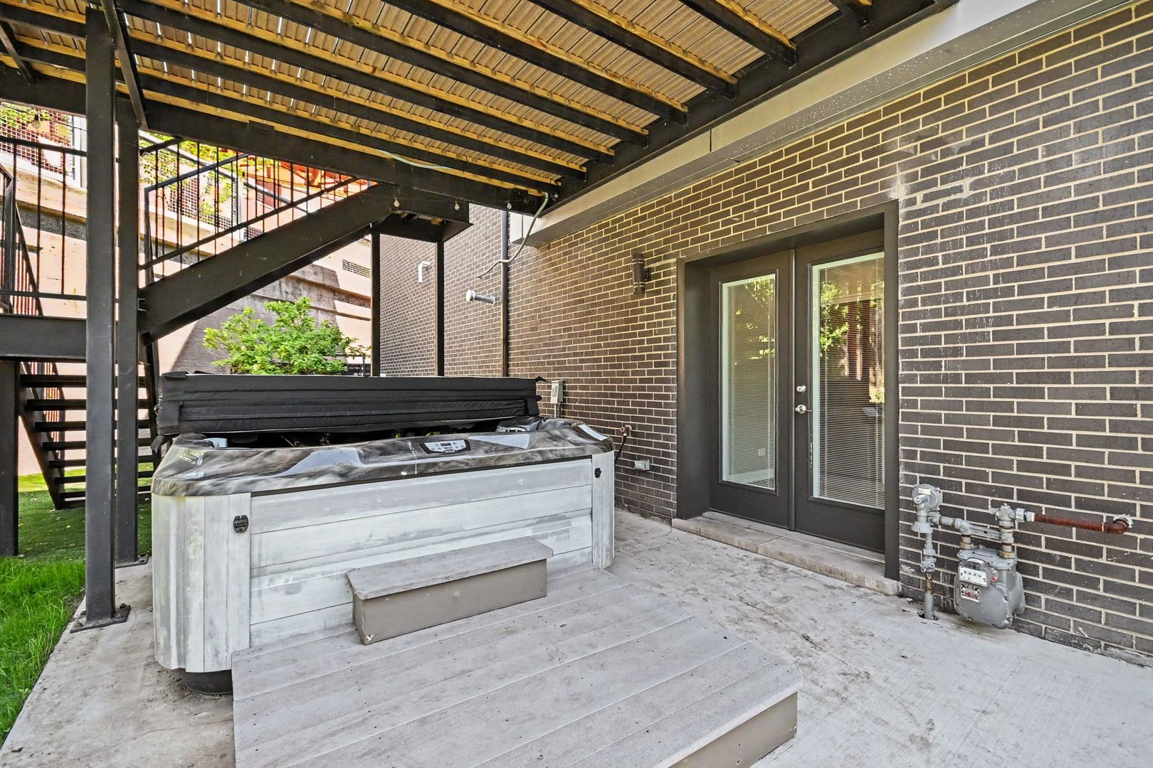 1755 N Winnebago Avenue, Chicago, IL 60647